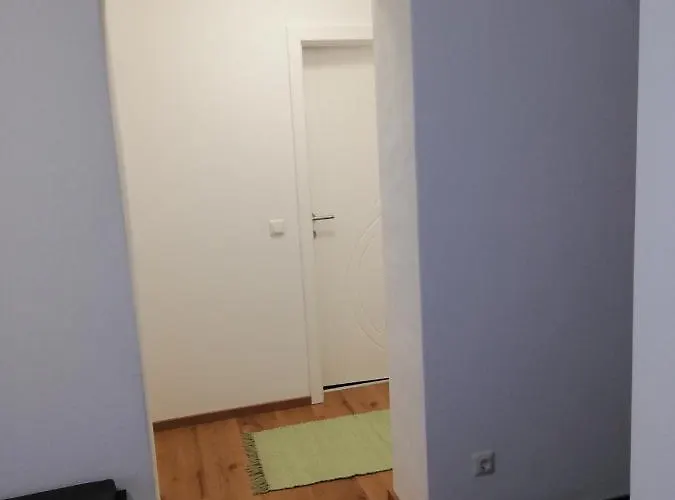 Schmied 1 アパート