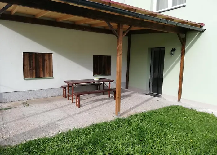 Schmied 1 アパート